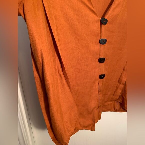 MNG suit EUC orange v-neck button down top Size medium - Picture 4 of 6